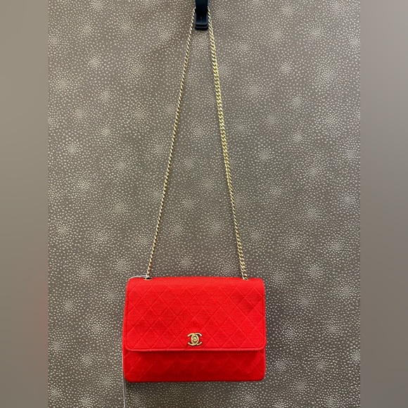 🔥🔥🔥Authentic Chanel Red Classic Flap Bag - Picture 2 of 15